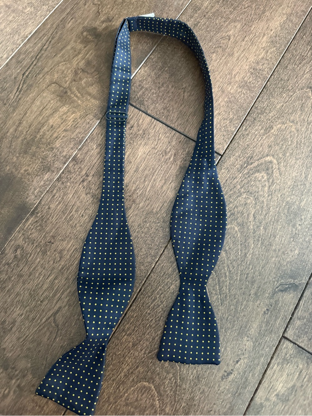 Vintage Men’s 100% Silk Self Tie Bow Tie Navy Gold Polka Dot Made in England